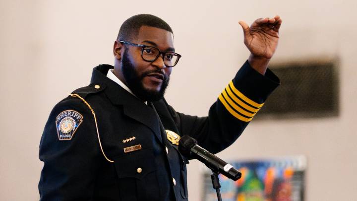 Missouri attorney general files new charge in bid to remove St. Louis sheriff