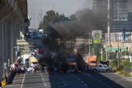 Luego de 8 horas y media, manifestantes levantan bloqueo de la carretera Toluca