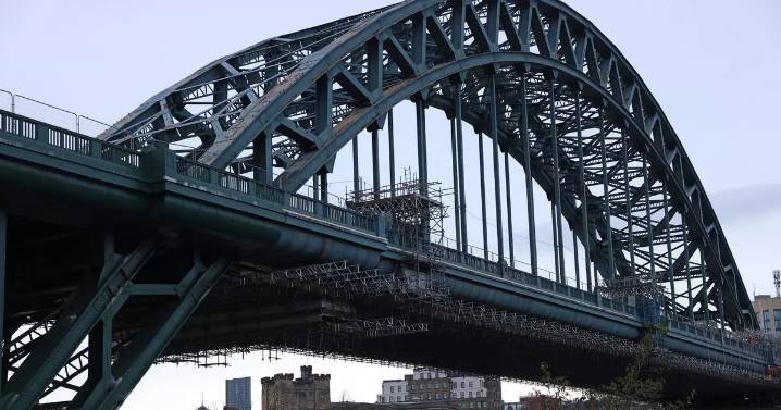 Additional Tyne Bridge closure warning as restoration work continues