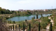 Así es el parque de Málaga con una de las lagunas artificiales más grandes de la provincia: con senderos, zonas de picnic y juegos para niños