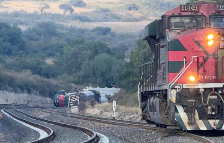 Tepetitlán, Hidalgo: se incendia tren tras descarrilamiento