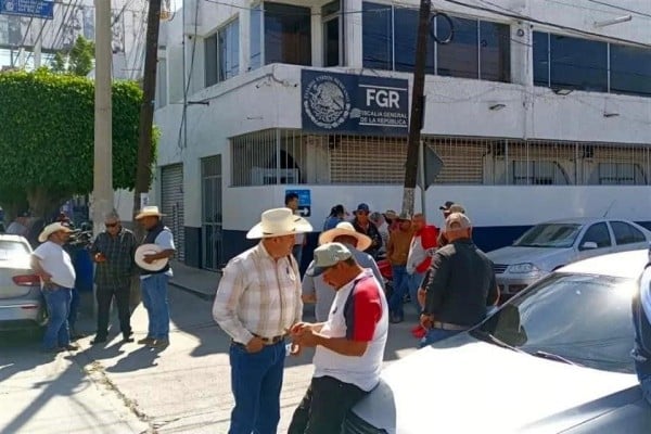 Indaga FGR a campesinos por denuncia de Ferromex