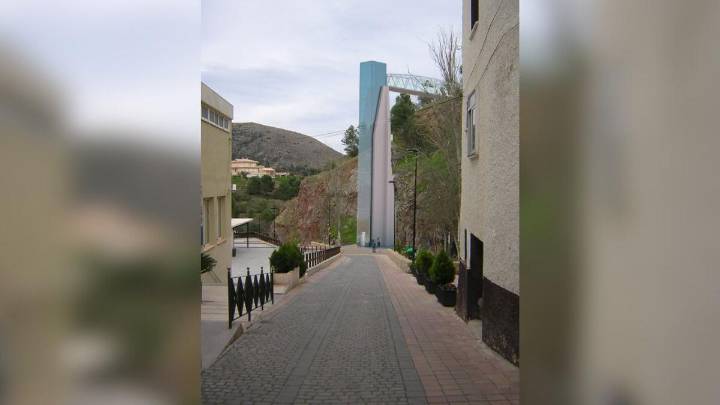 De Finestrat al cielo, con un ascensor panorámico para subir a la Ermita