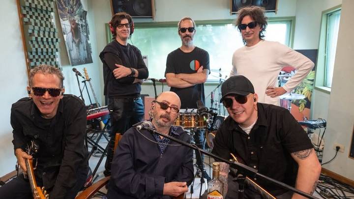 El Indio Solari de regreso: volvió a grabar con los Fundamentalistas del Aire Acondicionado