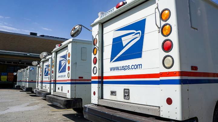 USPS employee dies in mail handling machine 'accident' in Michigan