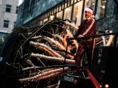 8 photos show that the holidays have now come for New York City