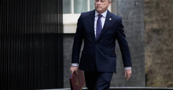 Dan 7 años de prisión a británico fantasioso de James Bond por espiar para Rusia