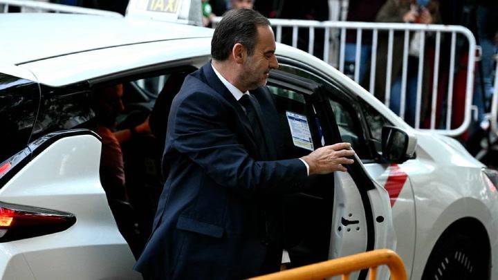 Ábalos pide investigar si Leire Díez maniobró para modificar su línea de defensa en beneficio del PSOE