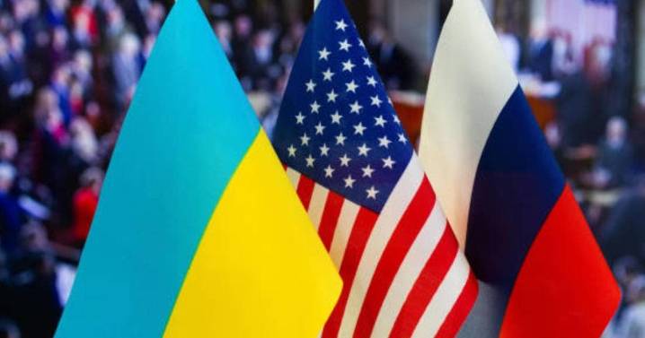 Casa Blanca asegura que se negocia el plan de paz con Rusia y Ucrania 'por igual'