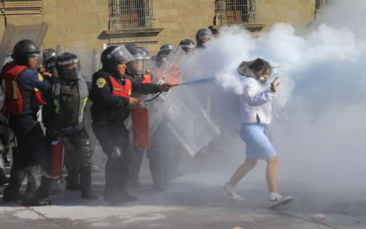 POLITICA EXPRÉS | * Juventud mexicana advierte a Claudia Sheinbaum: si no escucha, las calles hablarán