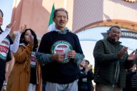 Street vendors receive financial assistance