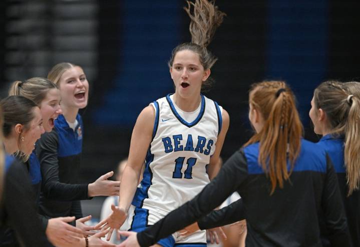 Lake Zurich's Layne Nordstrom seizes the reins in 2 sports
