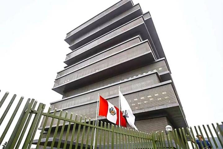 Minedu brindará facilidades para investigar muerte de escolar en colegio del Cercado