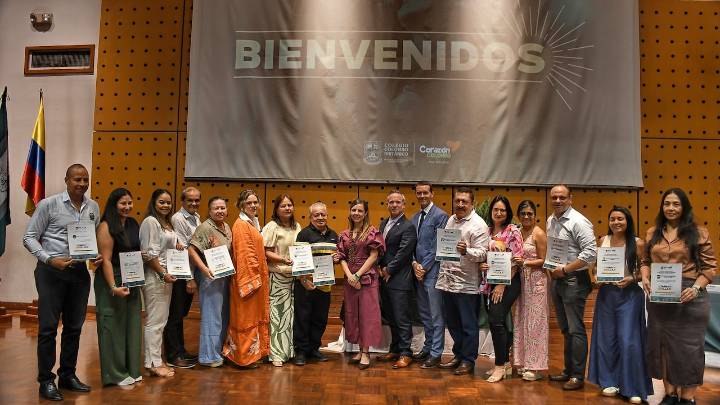 Descubrir el brillo interior: la apuesta educativa que guía a los jóvenes de Cali