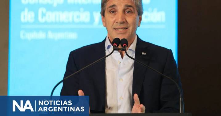 Caputo aseguró que el Gobierno está “en la víspera de cambiar la historia” y reafirmó las bandas cambiarias