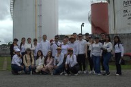 Estudiantes fortalecen conocimientos en comercio exterior durante visita a Tumaco