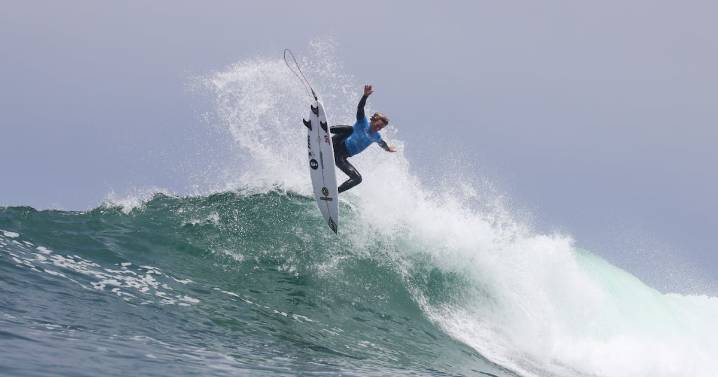 El World Surf League en Chile proclamó a Douglas Silva y Arena Rodríguez como sus campeones en el Iquique Pro 2025