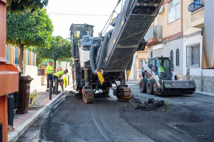 Armilla invierte 600.000 euros en un plan de asfaltado para mejorar la seguridad y circulación vial