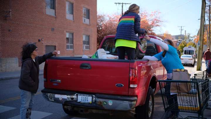 MLK community center in Newport collects 4 tons of food