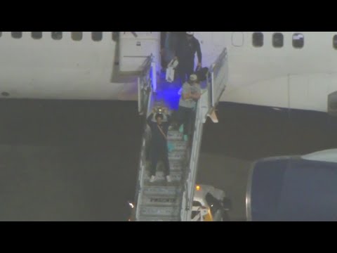 Yoshinobu Yamamoto back with World Series trophy