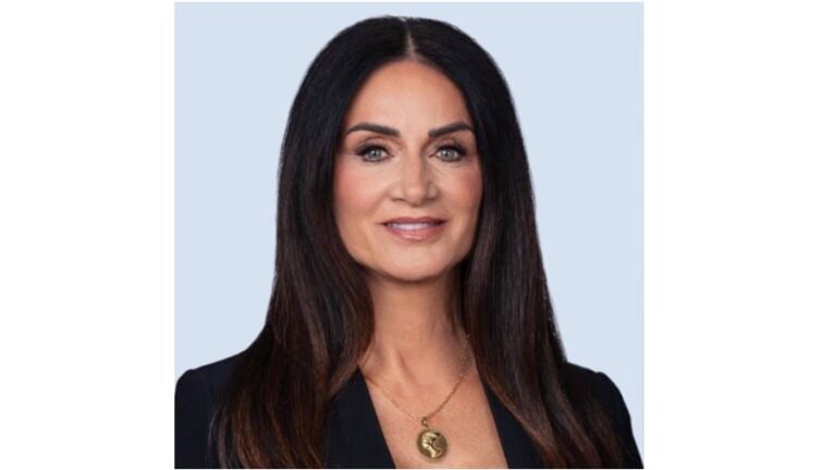 Longtime 7News anchor Kim Khazei is signing off