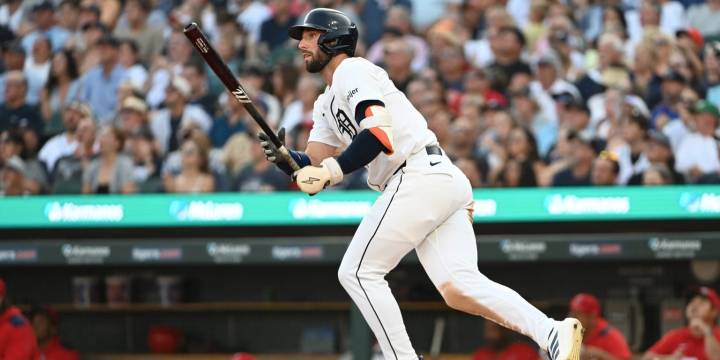 Tigers non-tender Andy Ibáñez amid flurry of moves