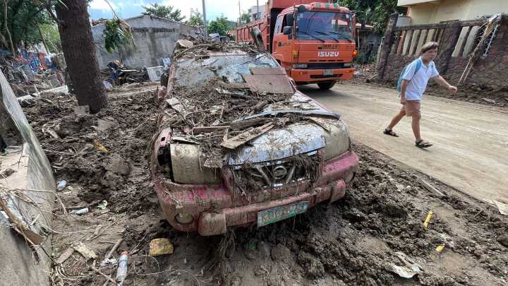 Más de 200 muertos y un millón de evacuados: Kalmaegi se convierte en supertifón y pone en alerta máxima 54 provincias de Filipinas