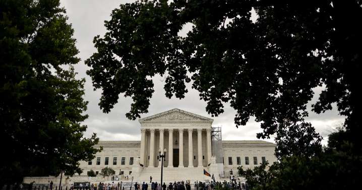 Supreme Court allows Trump to prohibit gender election on passports