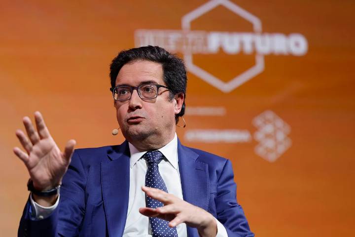 El Gobierno eleva su propuesta de subida salarial a los funcionarios hasta un 11,4% y logra un acuerdo con los sindicatos