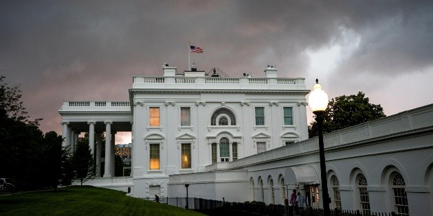 Balean a dos miembros de la Guardia Nacional de EU cerca de la Casa Blanca