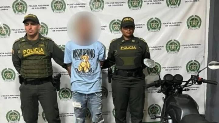 Capturados dos presuntos delincuentes que robaron a un ciudadano y atacaron a uniformados de la Policía