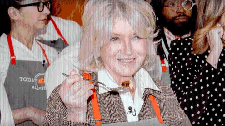 Martha Stewart says this is the best time to serve Thanksgiving dinner, sparking debate