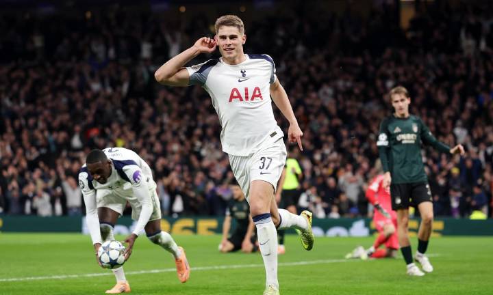 Tottenham 4-0 Copenhagen: Micky van de Ven scores wondergoal as Spurs cruise to Champions League win