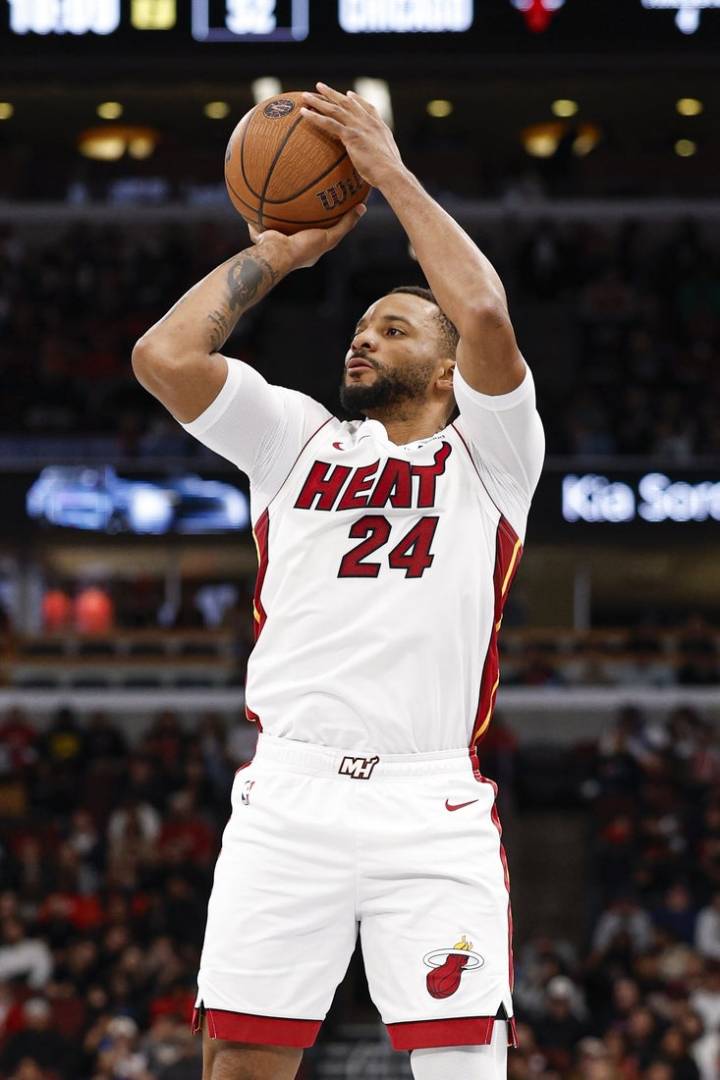 Deadspin | Norman Powell, Kel’el Ware lead Heat in rout over Bulls