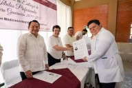 Entregan títulos profesionales a la primera generación de la Universidad para el Bienestar Benito Juárez García en Ticul