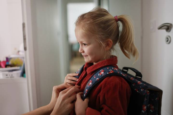 Dear Abby: Please do not send exclusive party invitations with your child to school, here’s why