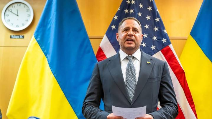 Zelenskyy's chief of staff resigns after anti-corruption investigators search home