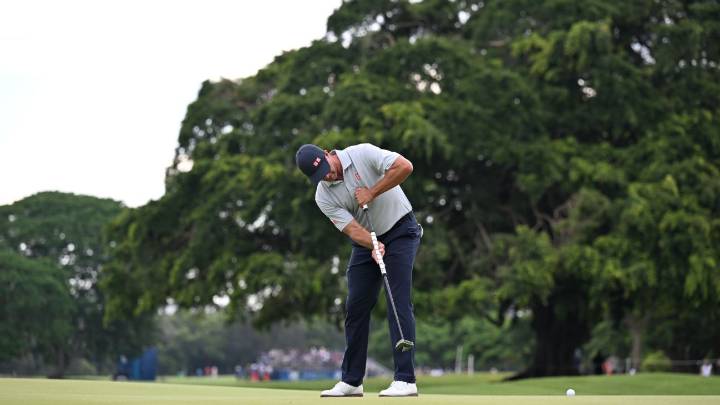 Adam Scott fires but needs 'beauty' to end title drought