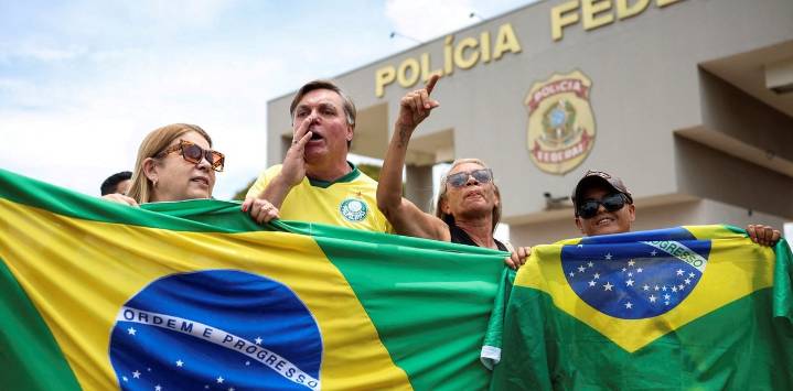 La Corte Suprema de Brasil ratifica la orden de mantener a Jair Bolsonaro encarcelado