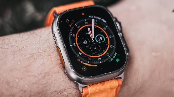 Apple Watch saves 26-year-old’s life after alerting him to dangerously high blood pressure