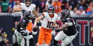 Broncos rally to beat Texans 18