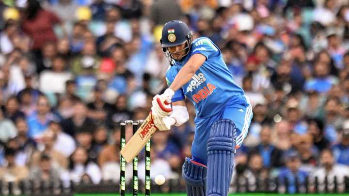 4th T20I live: Maxwell back as Australia bowl vs unchanged India