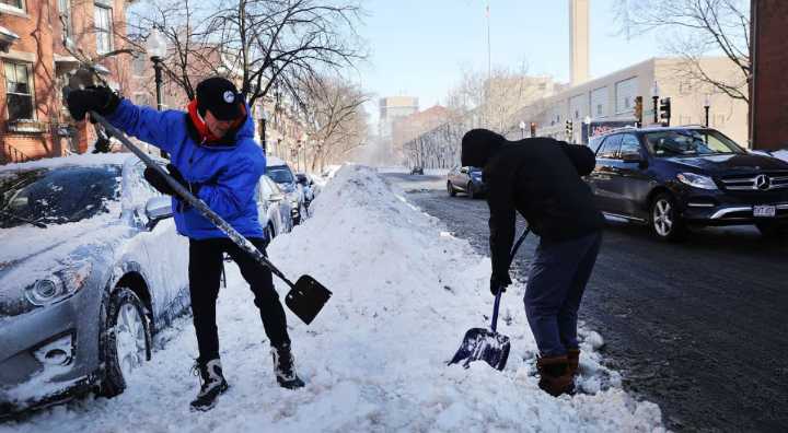 Lluvia helada AMENAZA viajes de un millón de personas en CUATRO estados de EE. UU. este fin de semana