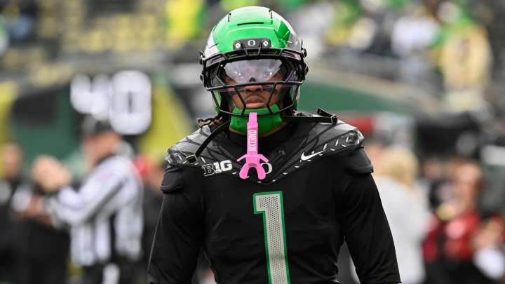 Oregon WR Dakorien Moore gets key injury update after being ruled out vs. Iowa