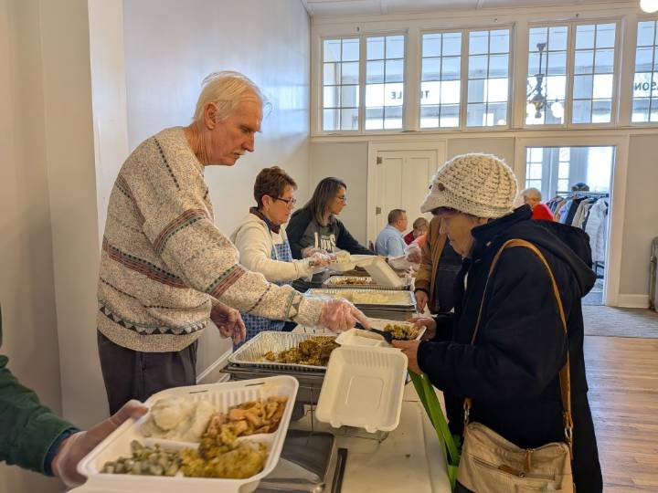 Hundreds gather in Romeo for Thanksgiving Day community dinner
