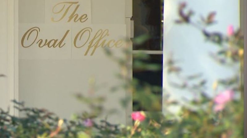 La Oficina Oval con letras de oro: el último cambio de Trump en la Casa Blanca