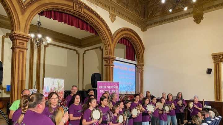 A Agrupación Miño celebra o 15 aniversario nun acto emotivo celebrado nun Liceo de Ourense abarrotado de público