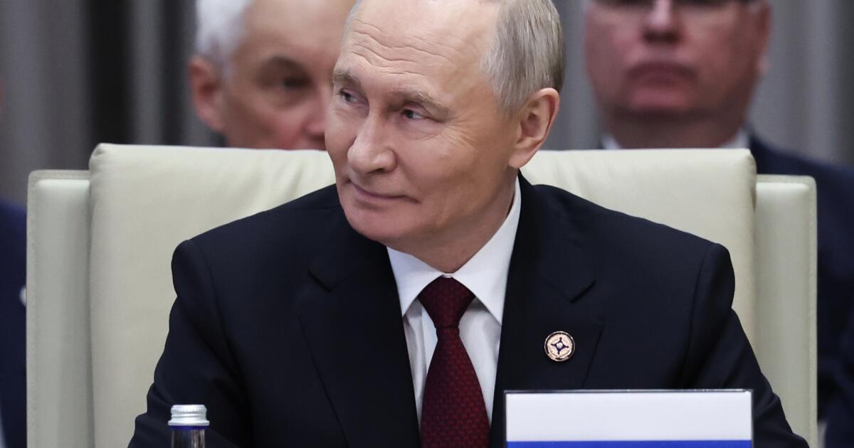 Putin sees U.S. peace plan as a starting point as he warns Ukraine's army to withdraw