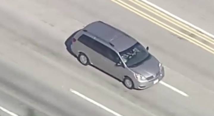 Persecución de película: Mujer conduce 250 km en California y huye hacia Tijuana