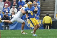 Deadspin | Jeremiyah Love helps No. 9 Notre Dame cruise past No. 22 Pitt